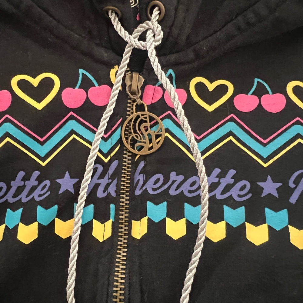 Y2K From 2000s AUTH HEATHERETTE hoodie. Size Large. Great condition!